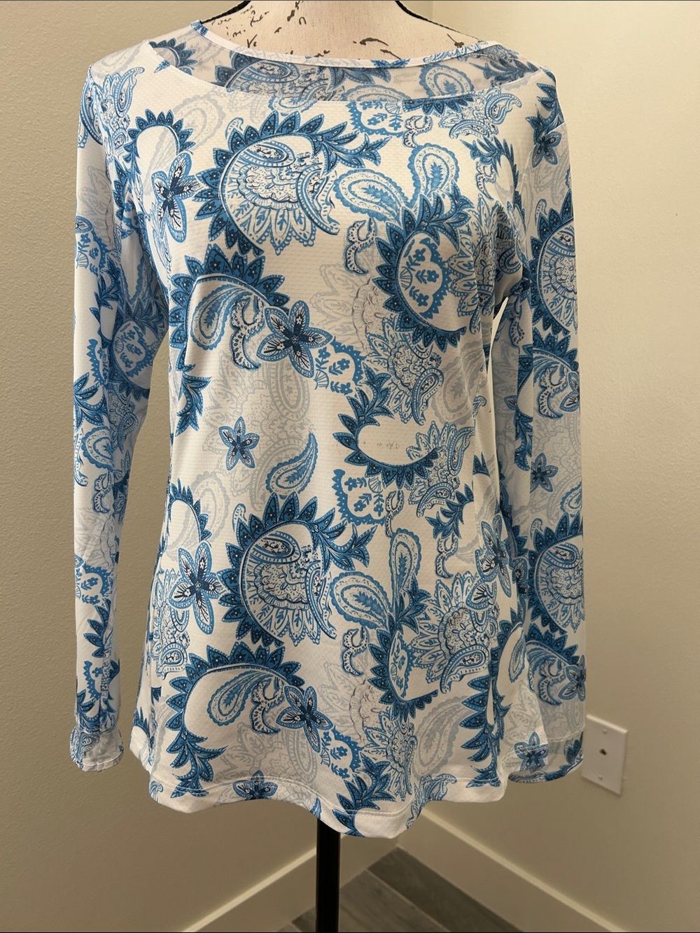 Gottex Blue Paisley Long-Sleeve Women's Tee